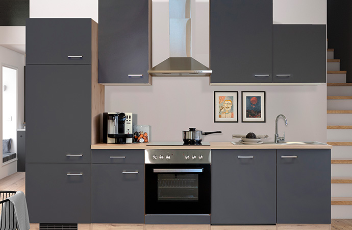 Dunkelgraue Küchenzeile mit Korpus in Holzoptik
