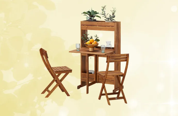 Holz-Balkonmöbel, bestehend aus 2 Klappstühlen und Klapptisch