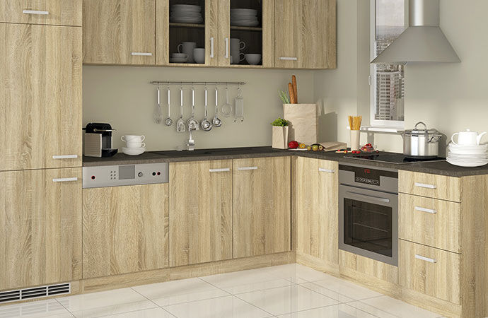 holzfarbige Küche in L-Form