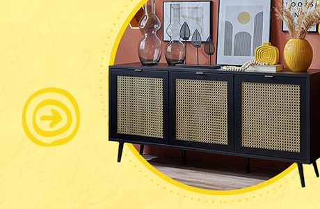 Schwarze Kommode im Retro-Stil mit Akzenten in Wiener-Geflecht-Optik, Deko