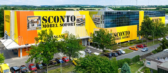 Sconto Möbel-Sofort, Außenansicht des Möbelhauses in Paderborn zur Eröffnung in 2020