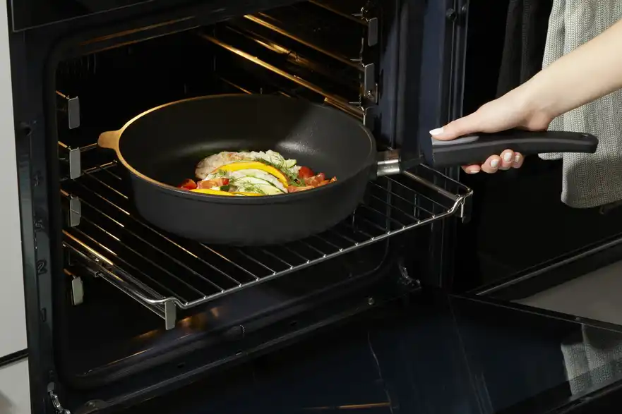 Meisterkoch Pfanne hoch 28cm GENIUS, in Wohnsituation