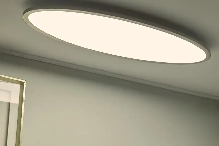 Meisterleuchten Smart Home-Deckenleuchte, oval, in Wohnsituation