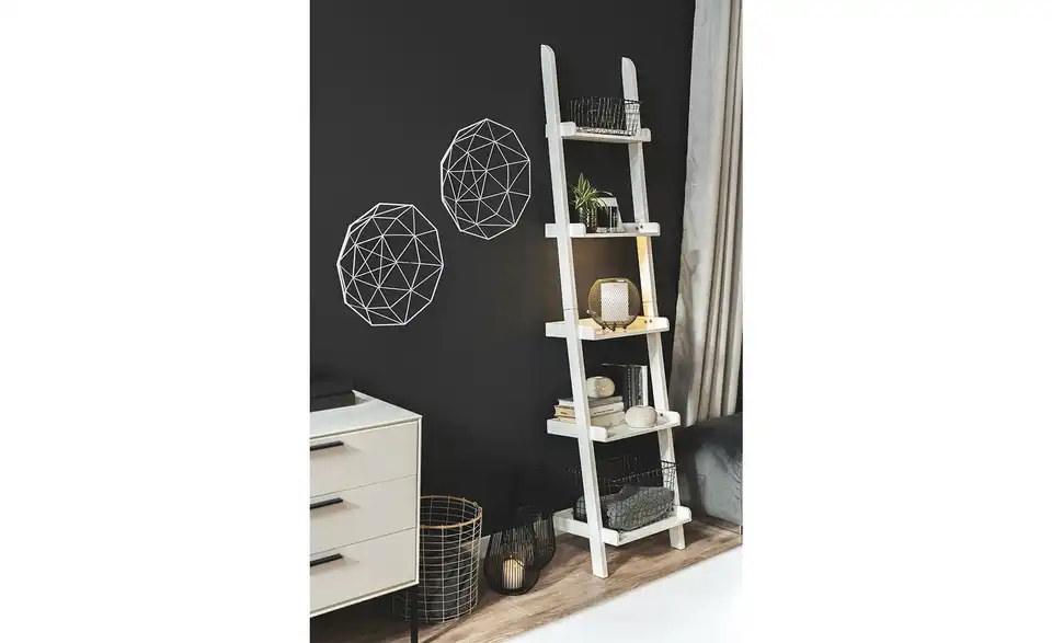 Regal Sarigo, in Wohnsituation