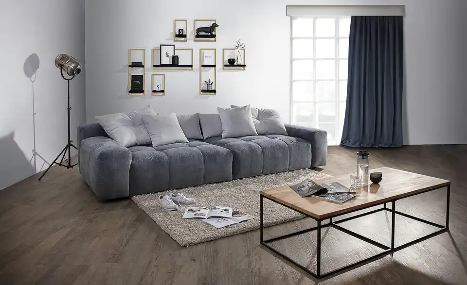 Wandregal Huaraz, in Wohnsituation