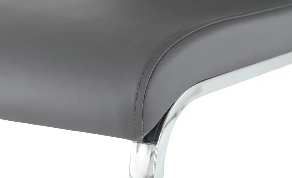 Schwingstuhl Salford, Naht