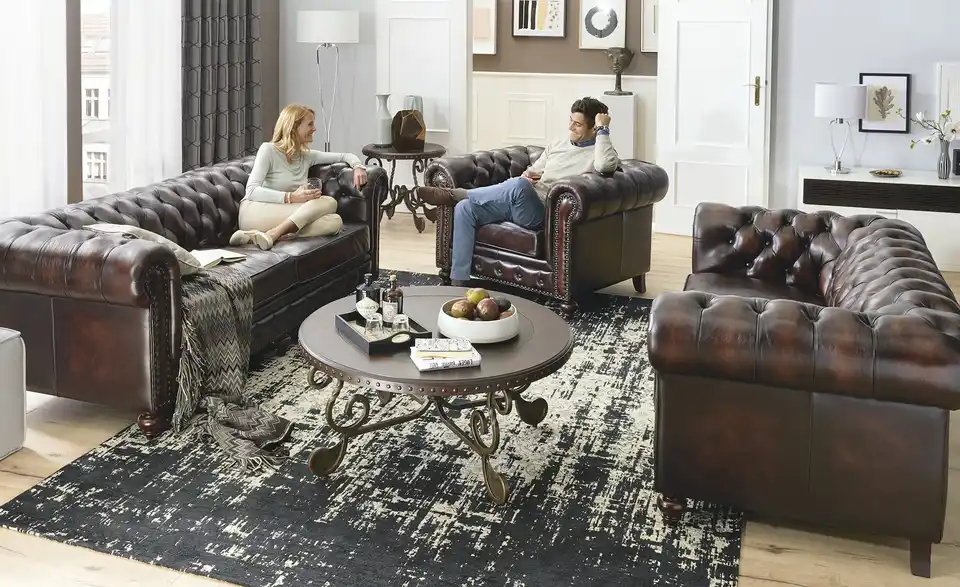 uno Ledersofa Chesterfield, in Wohnsituation