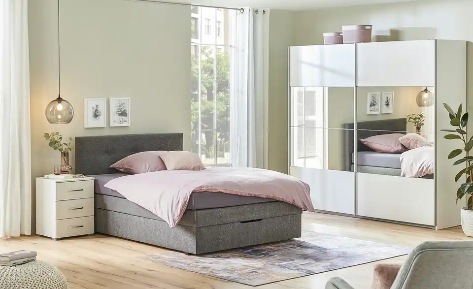 Schwebetürenschrank Quadra, in Wohnsituation