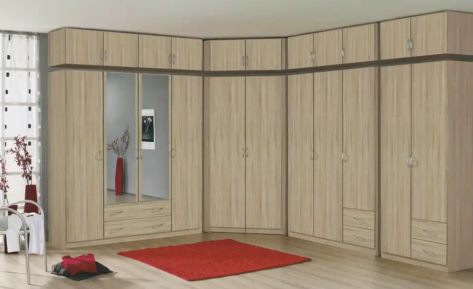 Kleiderschrank Case, in Wohnsituation