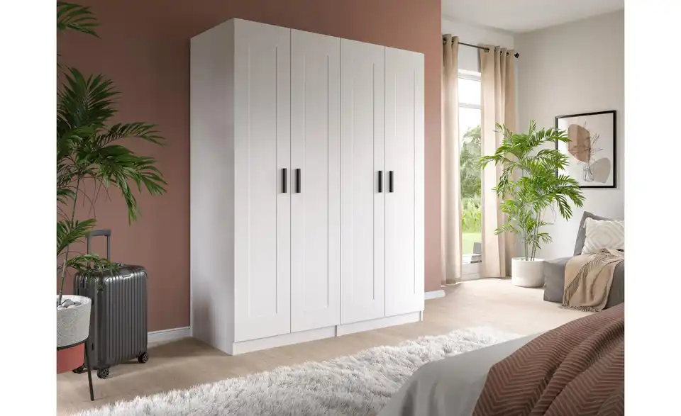 Kleiderschrank, in Wohnsituation