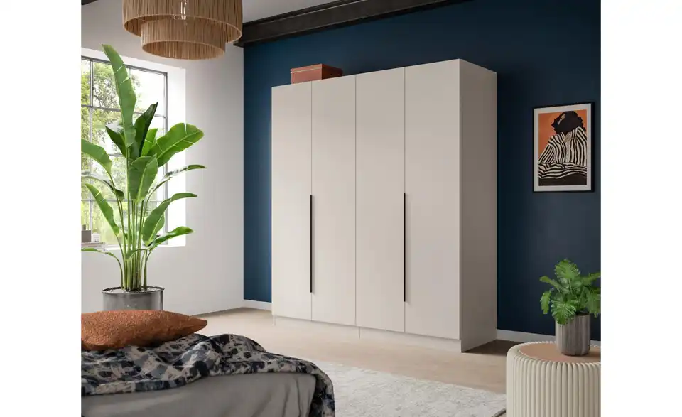 Drehtürenschrank, in Wohnsituation