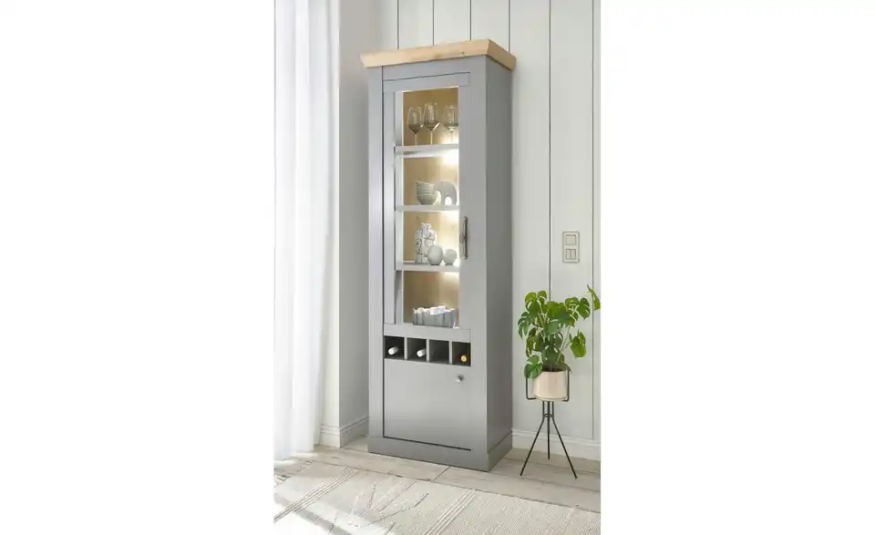 Vitrine Claira, in Wohnsituation