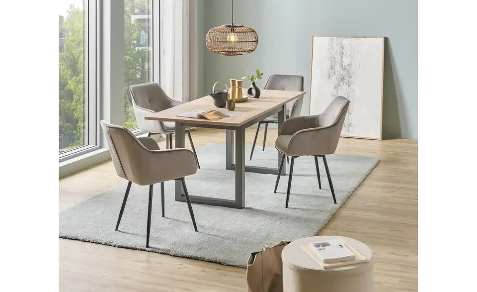 Ausziehbarer Esstisch Austin in verschiedenen Größen, in Wohnsituation