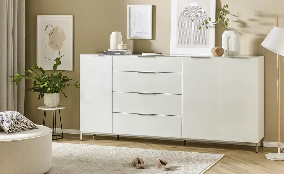 Sideboard Solanda, in Wohnsituation