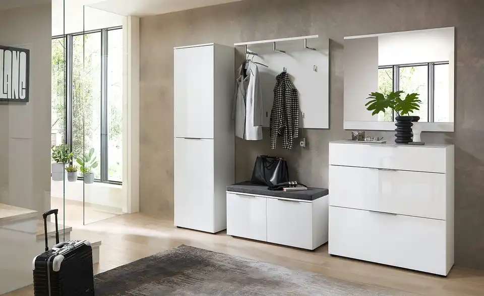 Garderobenschrank Solanda, in Wohnsituation