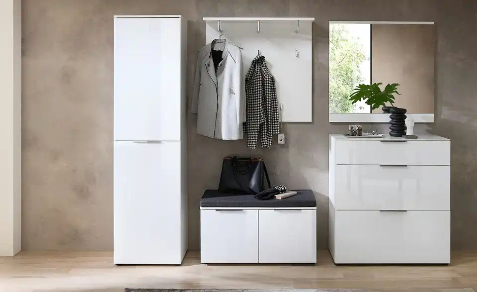 Garderobenschrank Solanda, in Wohnsituation