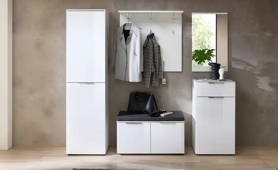 Garderobenschrank Solanda, in Wohnsituation