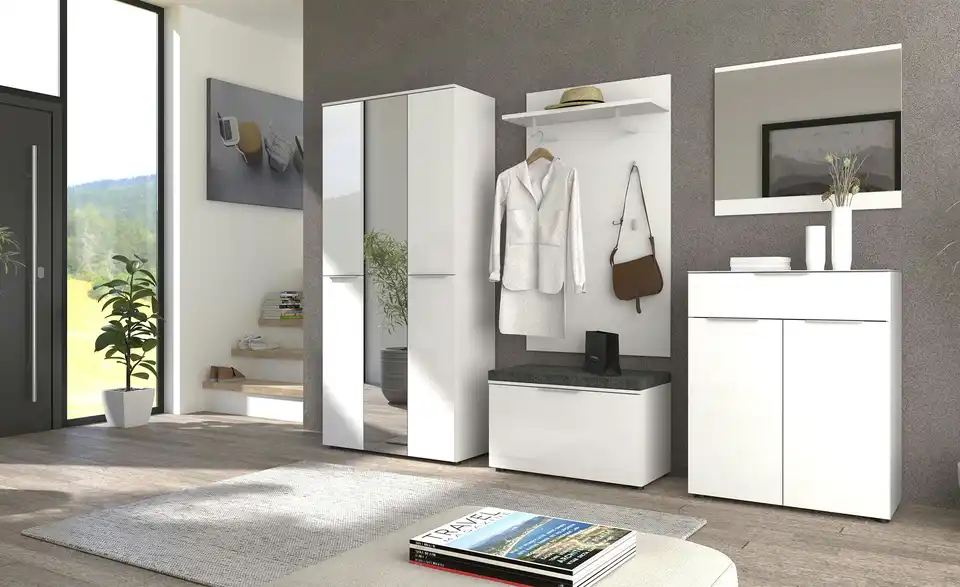 Garderobenschrank, in Wohnsituation