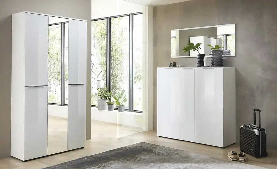 Garderobenschrank, in Wohnsituation