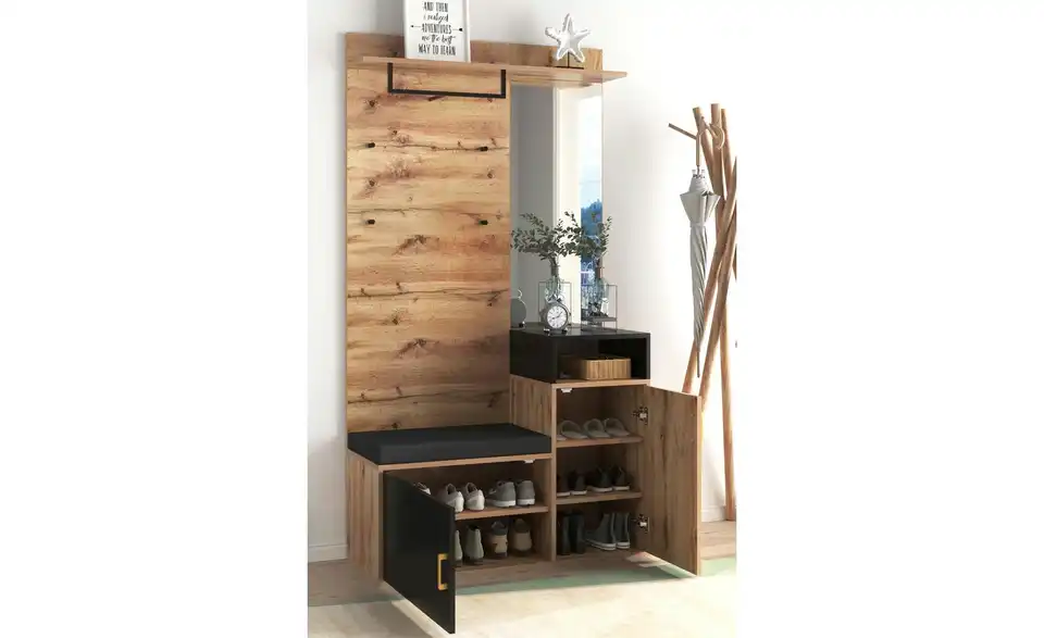 Garderobe, geöffnet