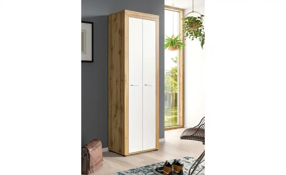 Garderobenschrank, in Wohnsituation