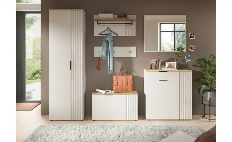 Garderobenkombination, in Wohnsituation