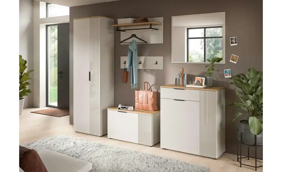 Garderobenkombination, in Wohnsituation