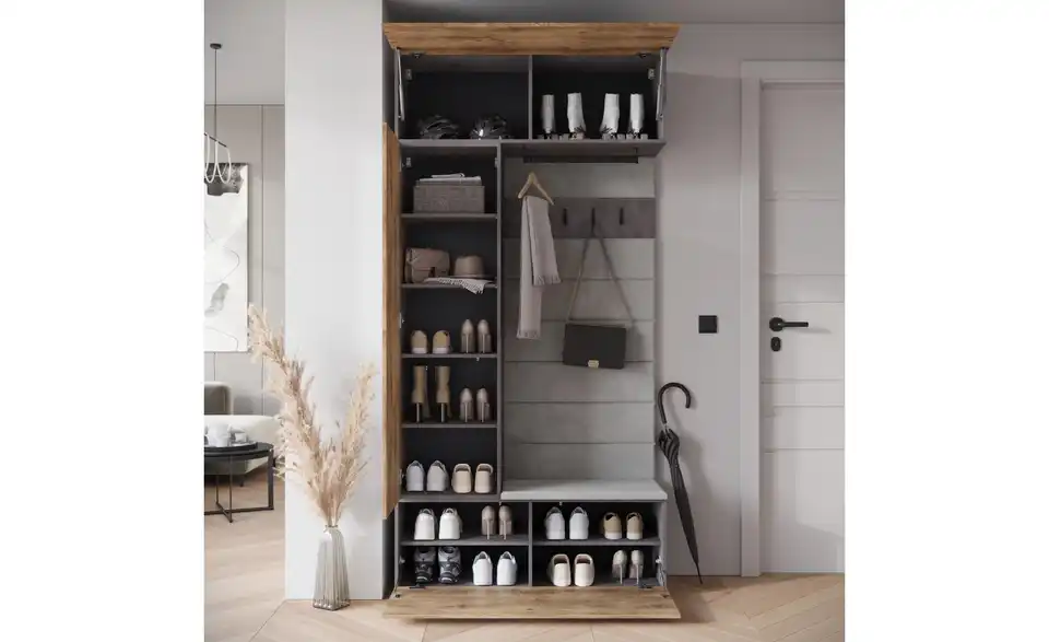 Garderobe, geöffnet
