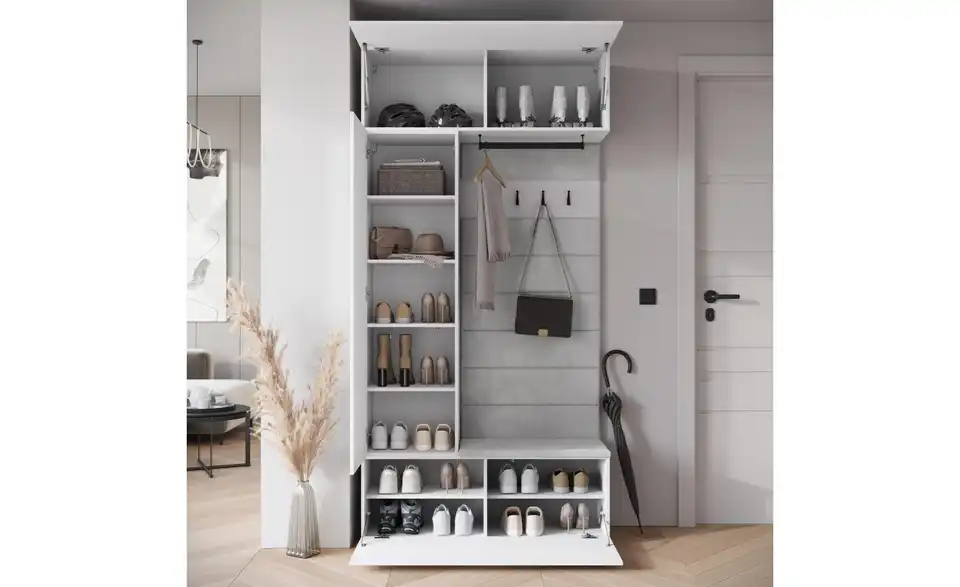 Garderobe, geöffnet