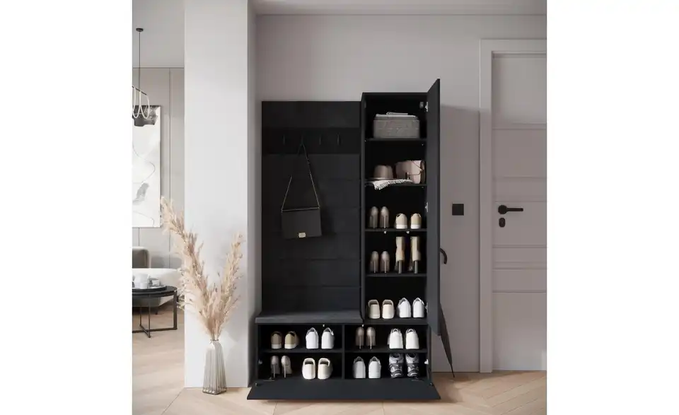 Garderobe, geöffnet
