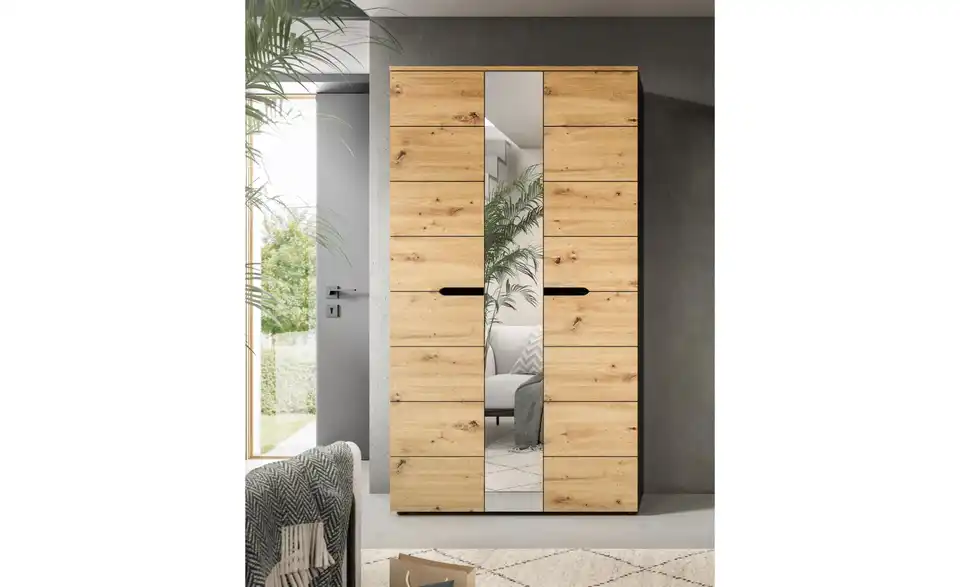 Garderobenschrank, in Wohnsituation