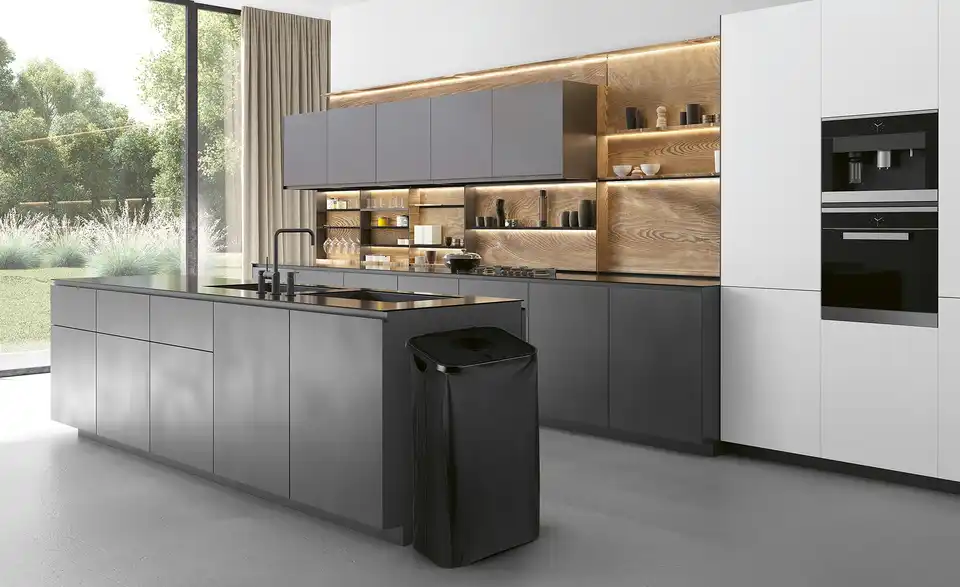 Pfandflaschen-Sammelbehälter, in Wohnsituation