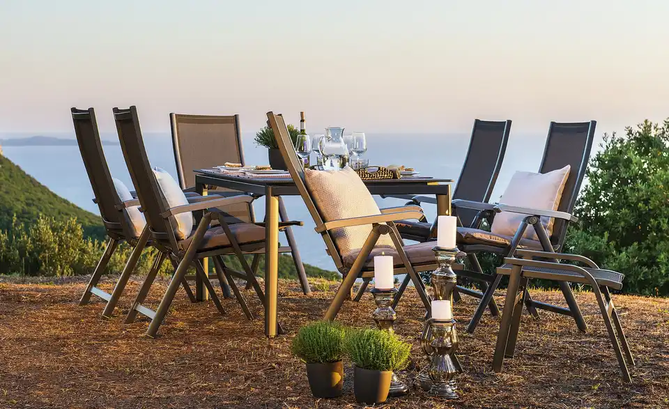 MWH Gartentisch, in Wohnsituation