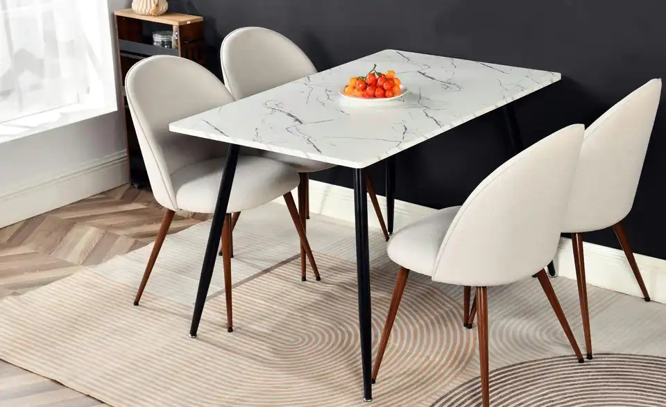 Esstisch Whale, in Wohnsituation