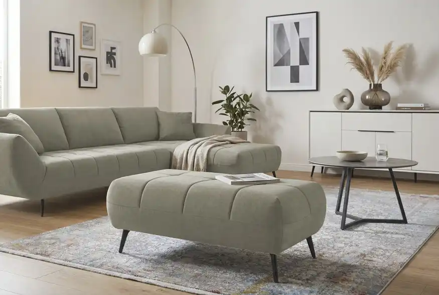 Hocker Carly, in Wohnsituation
