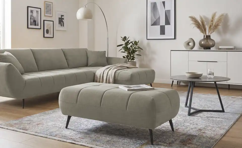 Hocker Carly, in Wohnsituation