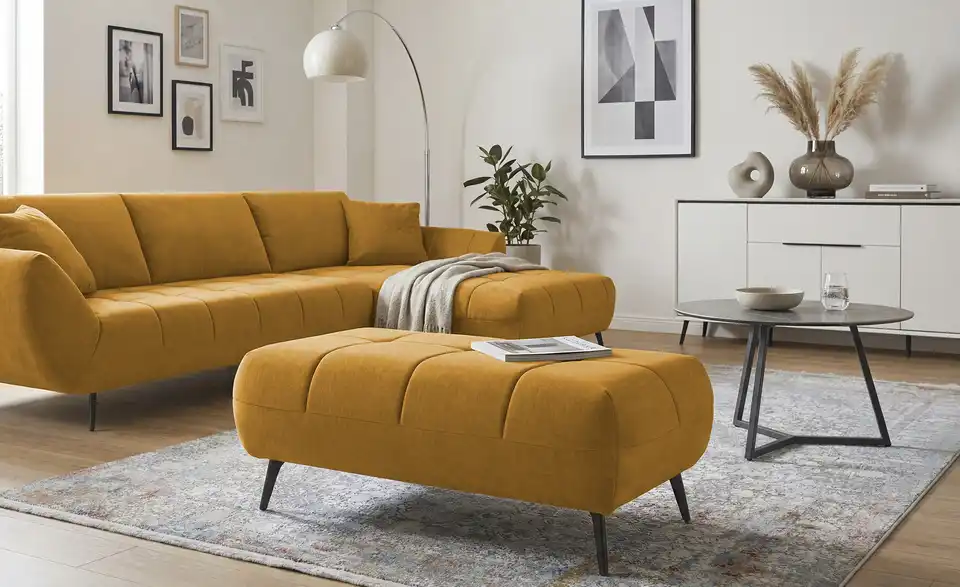 Hocker Carly, in Wohnsituation