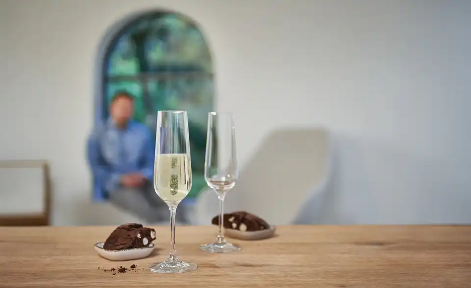 LEONARDO Sektglas Mozart, in Wohnsituation