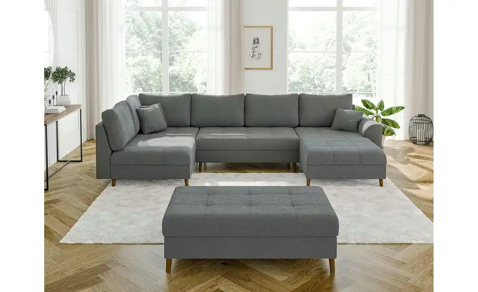 Wohnlandschaft mit Hocker, in Wohnsituation