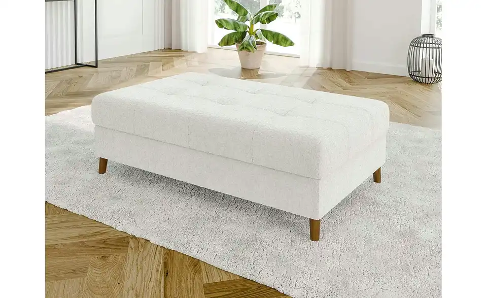 Ecksofa mit Hocker, in Wohnsituation