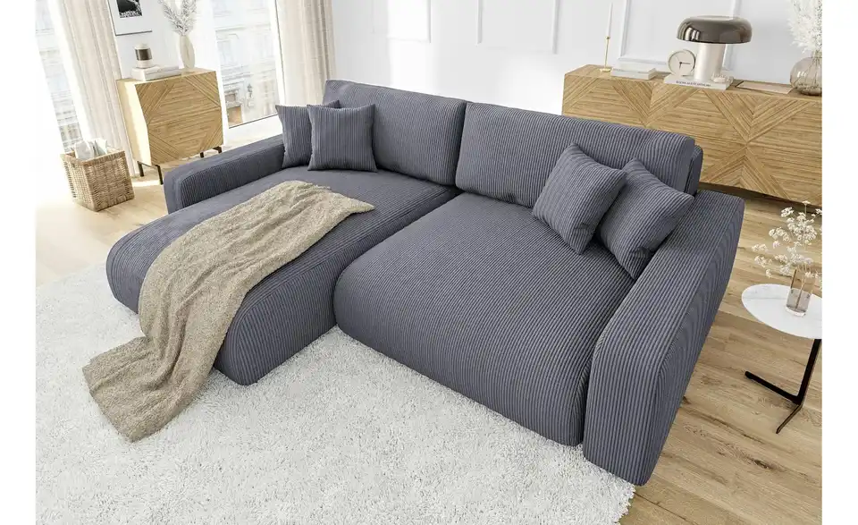 Ecksofa, in Wohnsituation