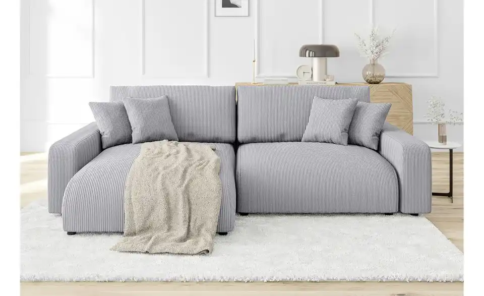 Ecksofa, in Wohnsituation